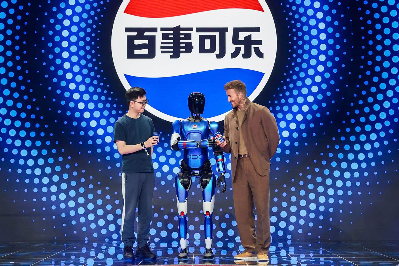 NG28机器人携手百事中国共创“百事蓝宝” 共燃渴望新章